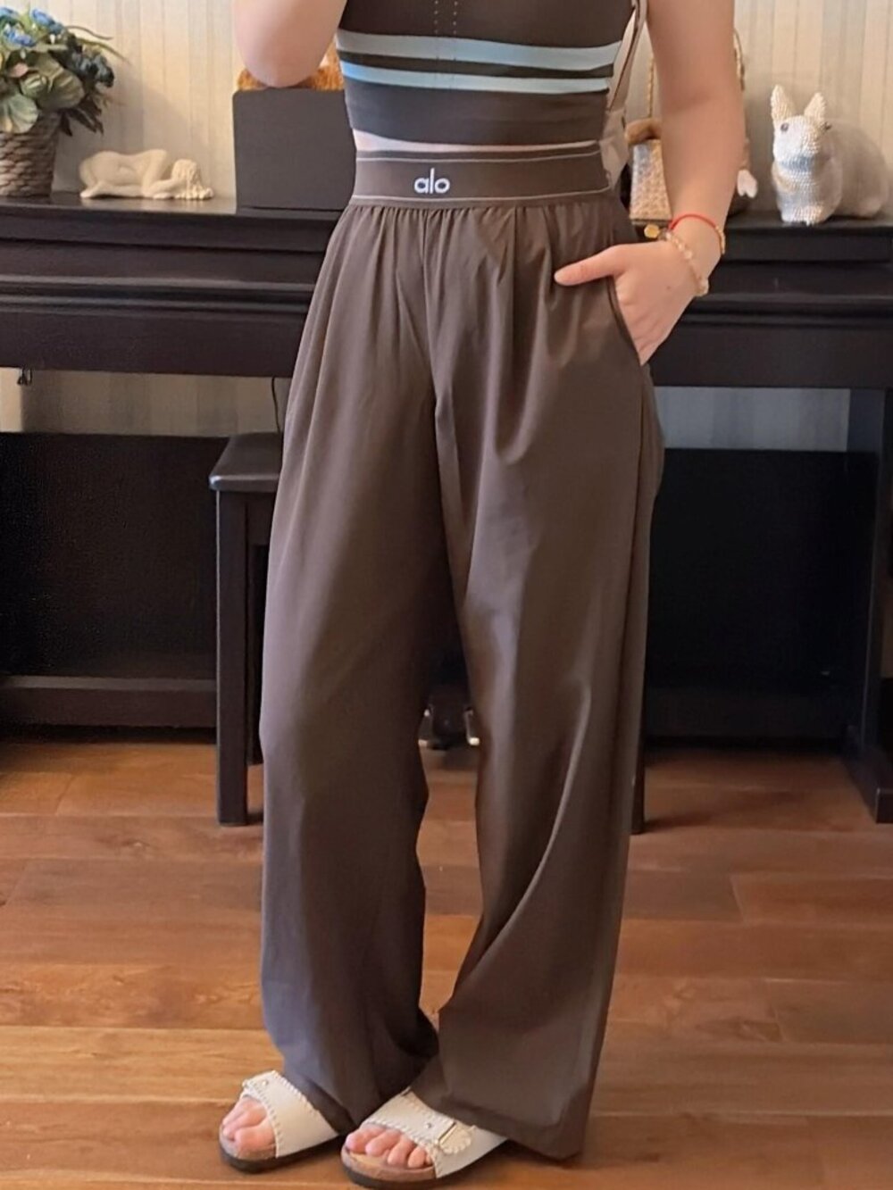 Brand New Espresso ALO Yoga Suit Up Pants🍩Regular Fit Women's 30" Inseam